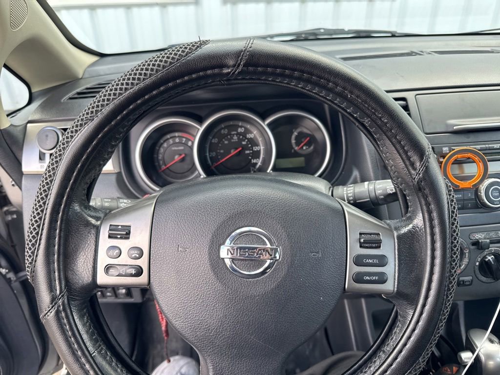 Used 2010 Nissan Versa Hatchback w/ Premium Pkg FWD image 16