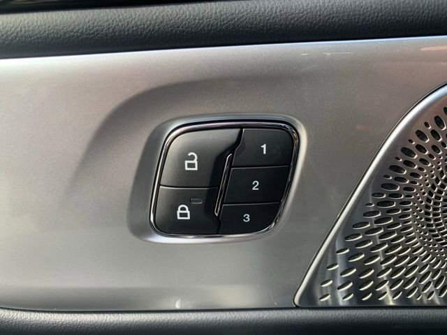 New 2025 Lincoln Nautilus Reserve image 17