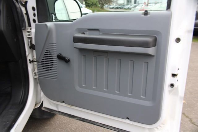 Used 2012 Ford F250 XL w/ Skid Plate Pkg image 29