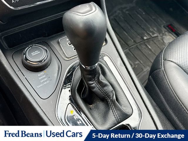 Used 2021 Jeep Cherokee Limited image 18