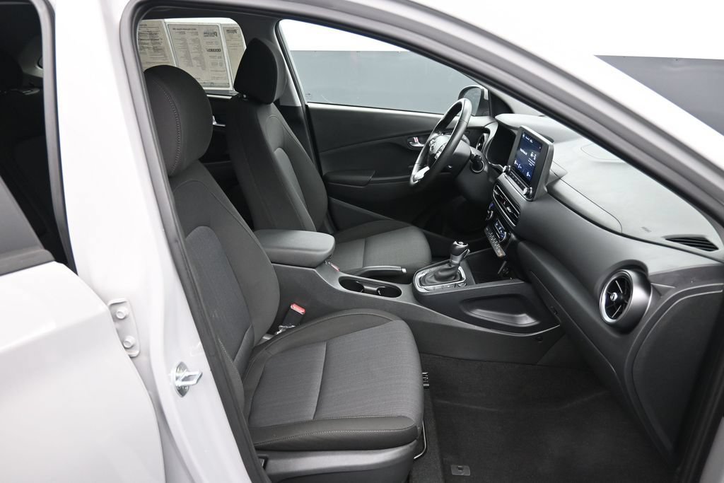 Certified 2022 Hyundai Kona SEL w/ Convenience Package AWD/4WD image 26
