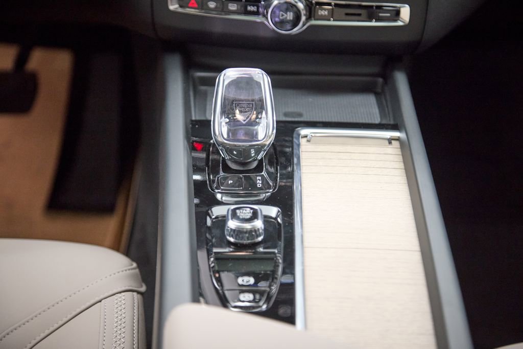 New 2026 Volvo XC60 T8 Plus w/ Protection Package Premier image 29