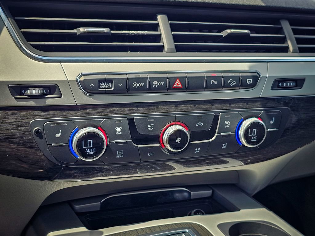 Used 2018 Audi Q7 2.0T Premium Plus w/ Premium Plus Package AWD/4WD image 30