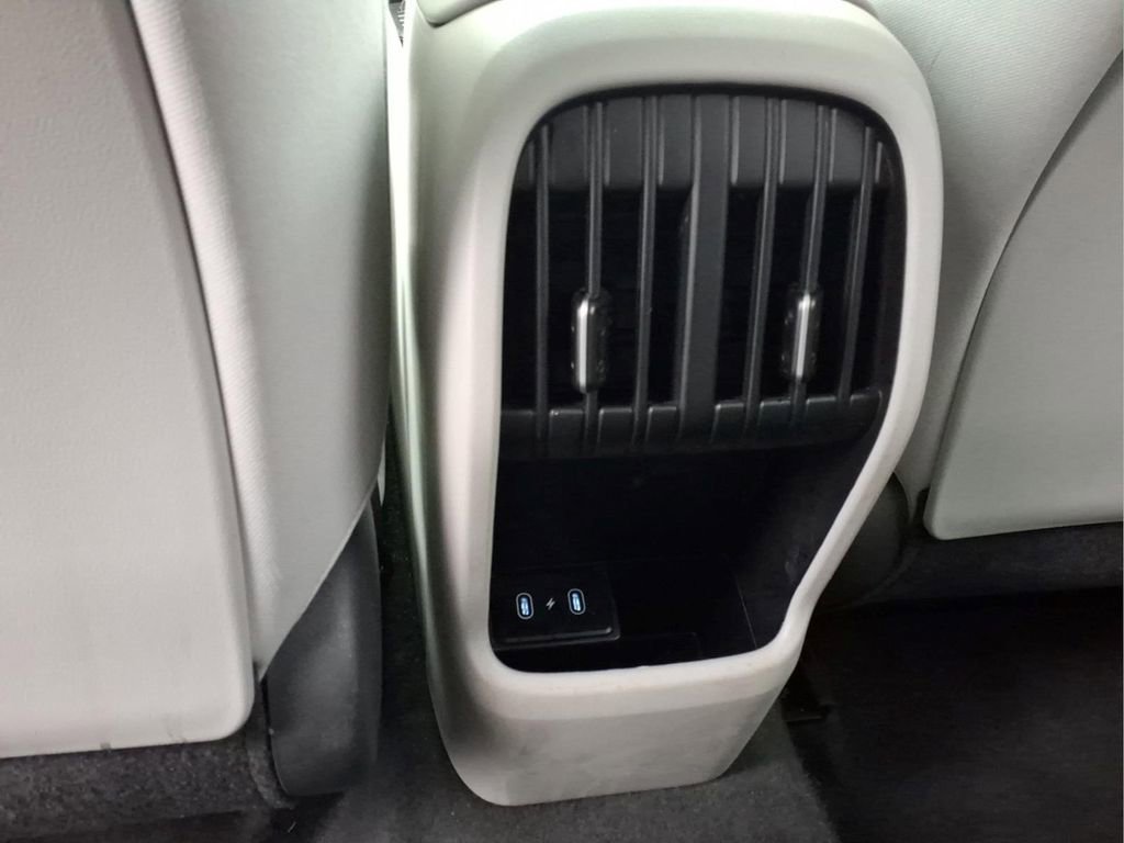 Used 2025 Hyundai Kona SEL image 7