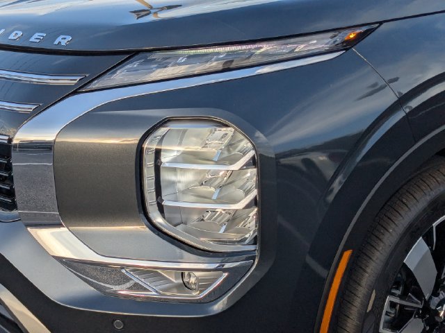 New 2026 Mitsubishi Outlander SE FWD image 10