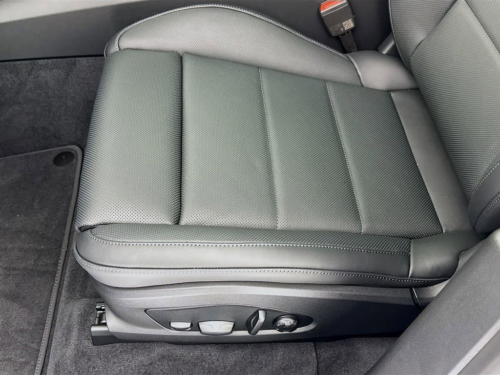 New 2026 Porsche Macan Electric image 14