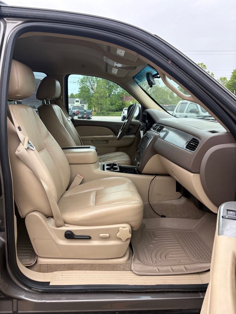 Used 2011 Chevrolet Tahoe LT w/ Suspension Package, Off-Road AWD/4WD image 11