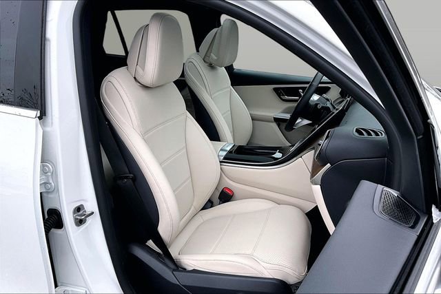 Certified 2025 Mercedes-Benz GLC 300 300 image 32