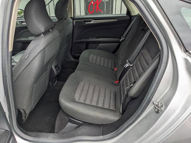 Used 2019 Ford Fusion SE FWD image 11