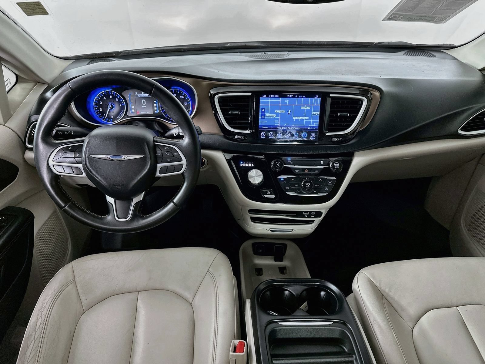 Used 2017 Chrysler Pacifica Touring-L FWD image 22