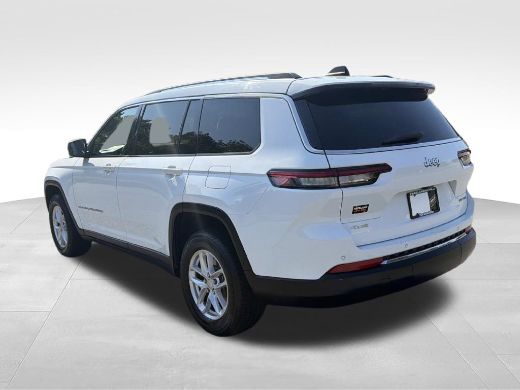 Used 2023 Jeep Grand Cherokee L Laredo RWD image 5