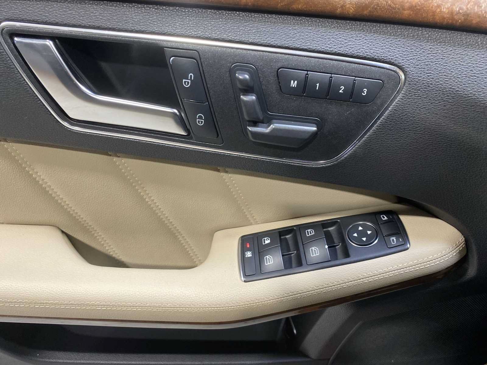 Used 2013 Mercedes-Benz E 350 4MATIC Wagon image 23