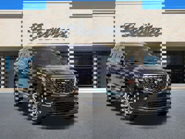 New 2026 Cadillac XT5 Luxury image 2