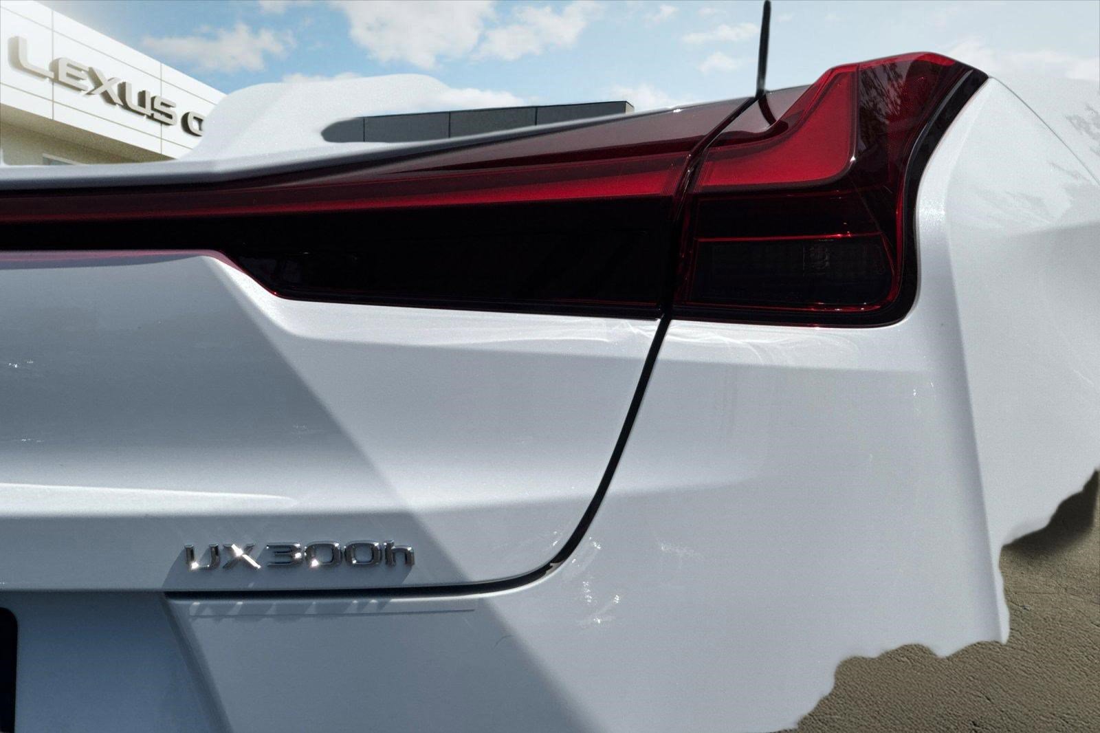 New 2026 Lexus UX 300h FWD image 13