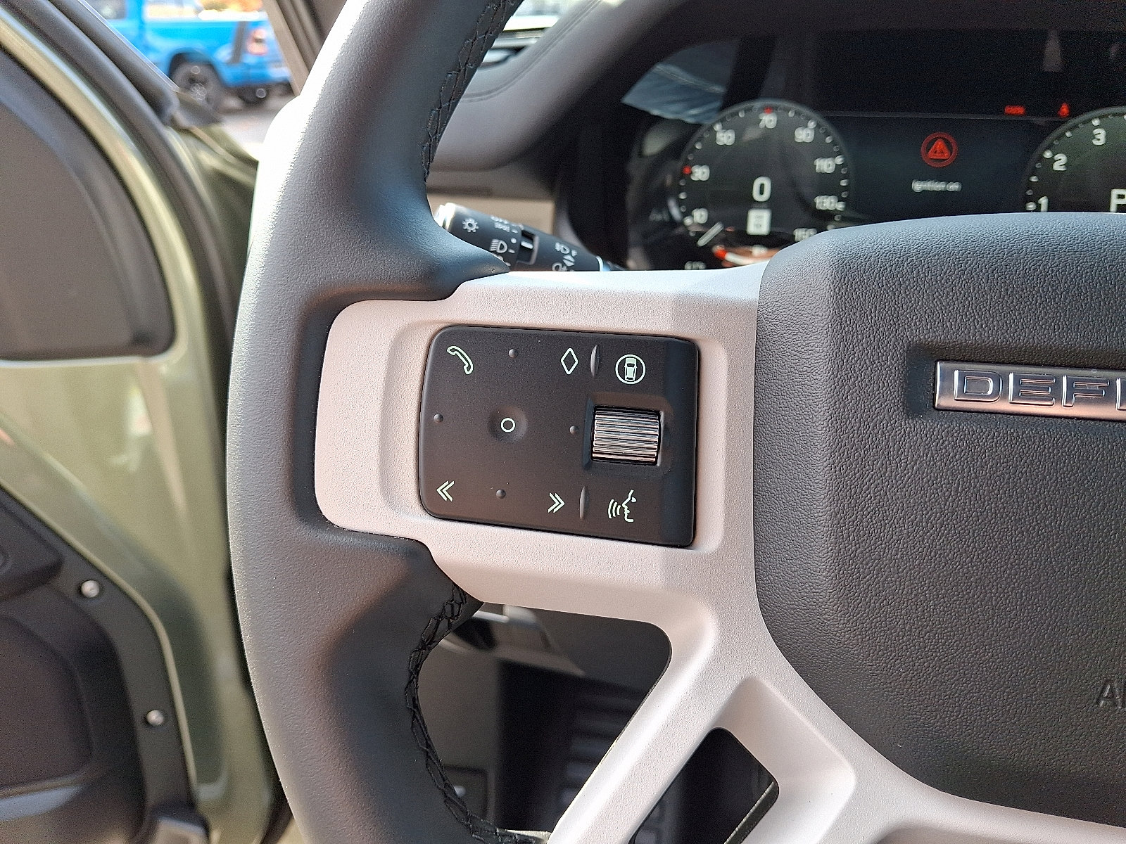 Used 2025 Land Rover Defender 110 S image 21