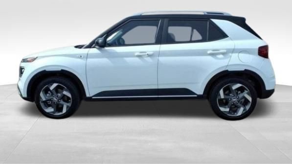 Used 2024 Hyundai Venue Limited FWD image 7