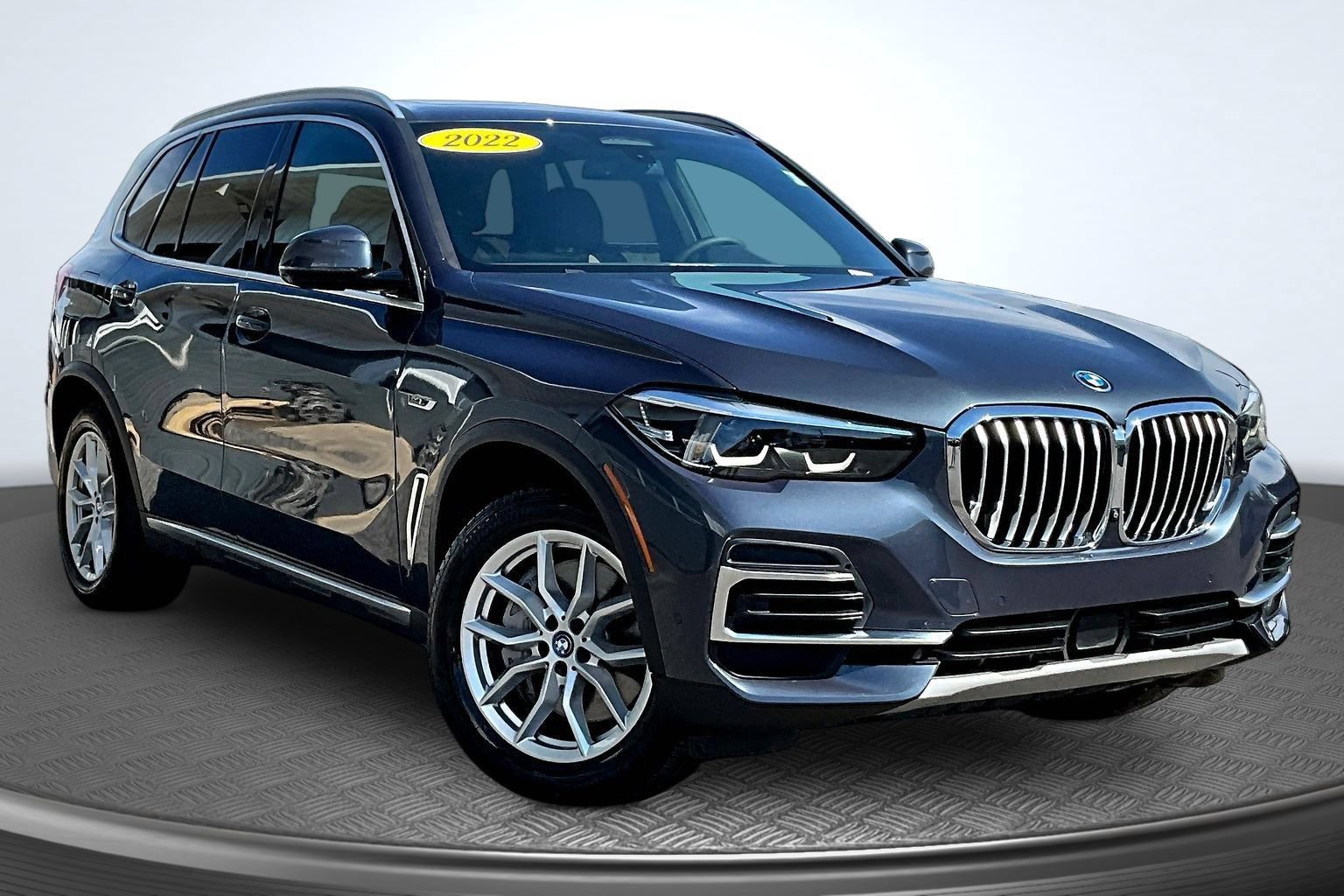 Used 2022 BMW X5 xDrive45e AWD/4WD image 2