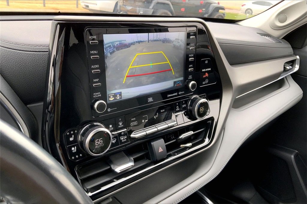 Used 2021 Toyota Highlander Limited image 21