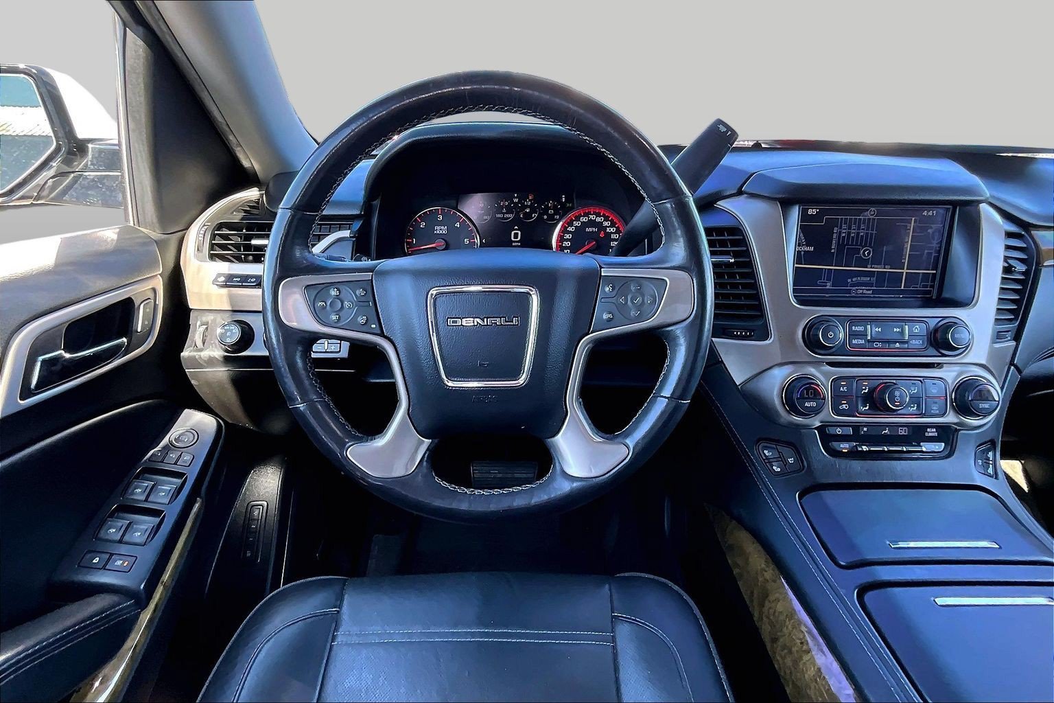 Used 2016 GMC Yukon Denali w/ Open Road Package AWD/4WD image 5