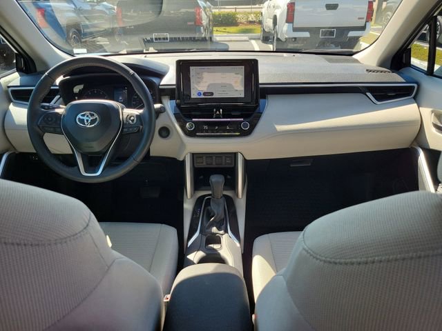 Used 2025 Toyota Corolla Cross LE FWD image 15