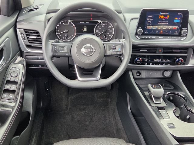 Certified 2024 Nissan Rogue SV FWD image 10