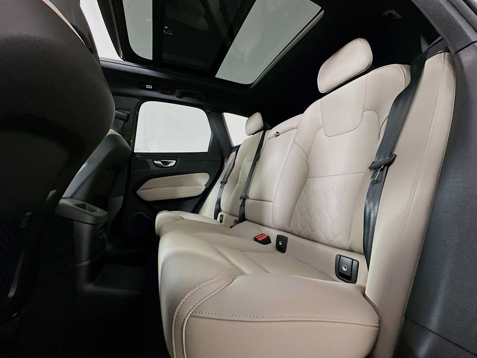 New 2026 Volvo XC60 T8 Plus w/ Protection Package AWD/4WD image 22