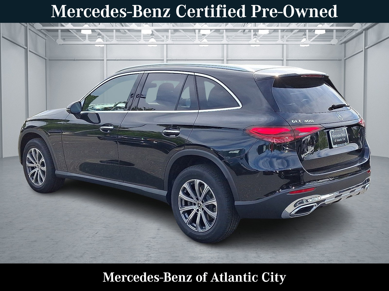 Certified 2025 Mercedes-Benz GLC 300 4MATIC image 4