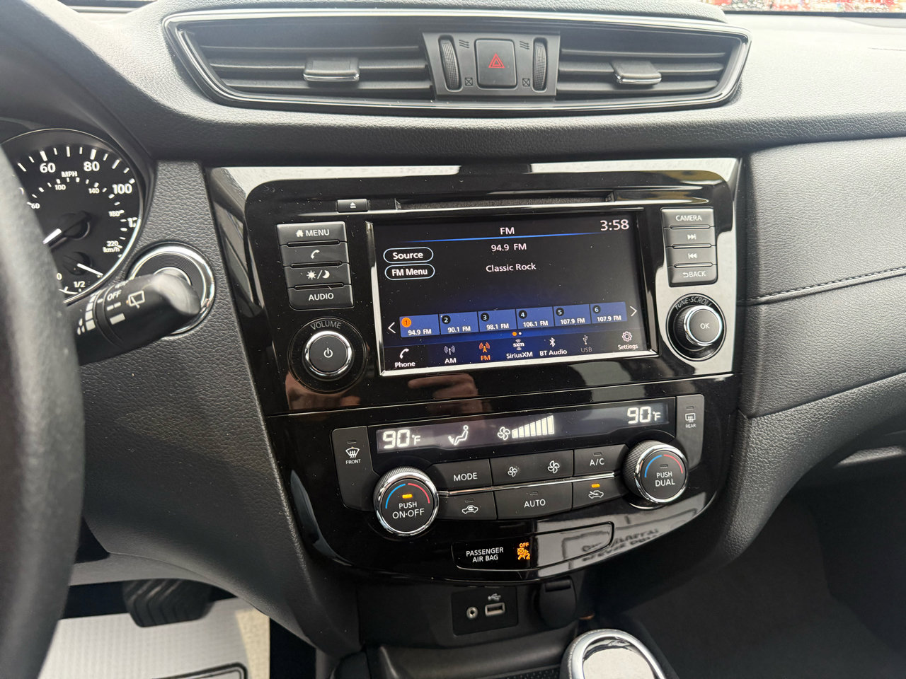 Used 2020 Nissan Rogue SV image 21