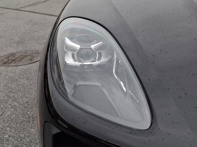 Used 2021 Porsche Macan image 10