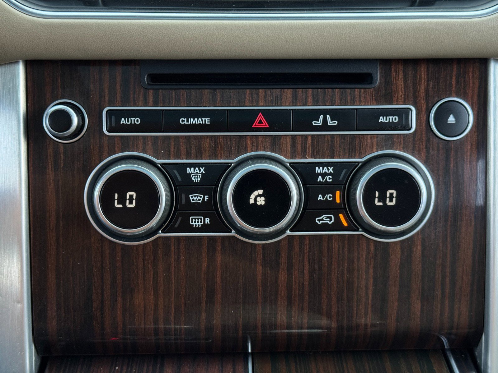 Used 2015 Land Rover Range Rover Supercharged image 27