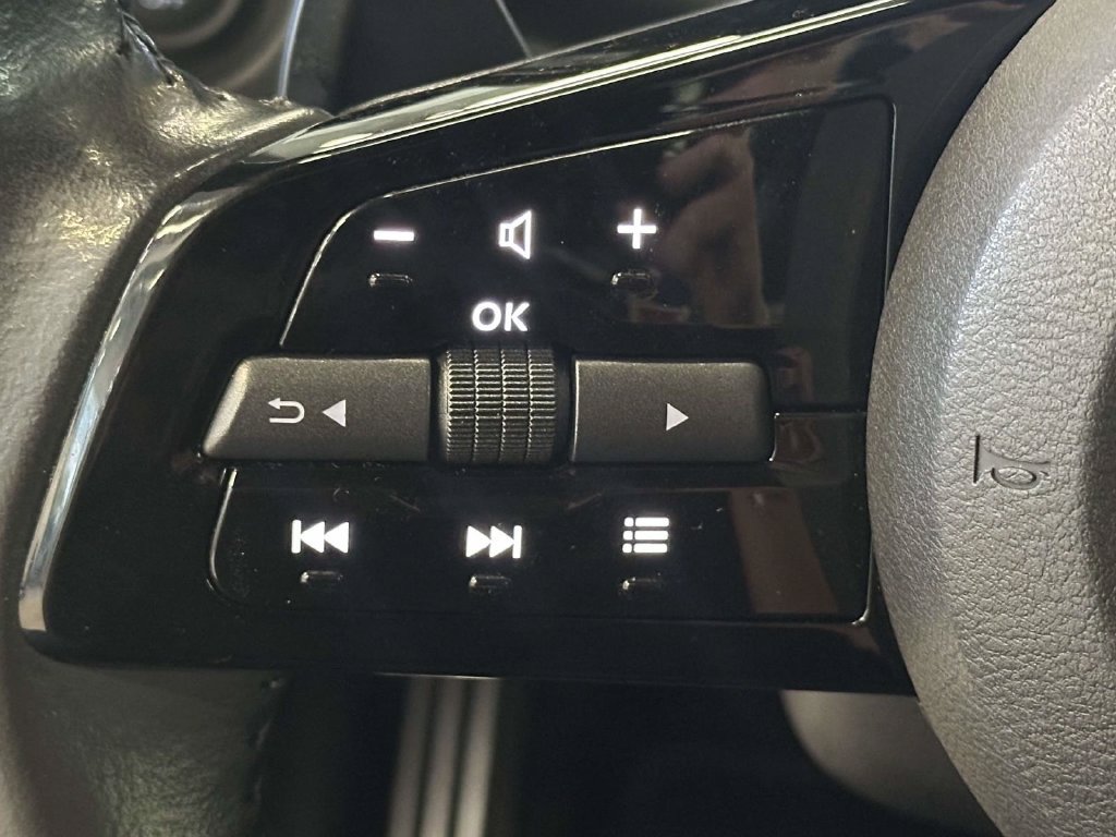 Used 2024 Nissan Z Sport w/ Floor Mat Package RWD image 17