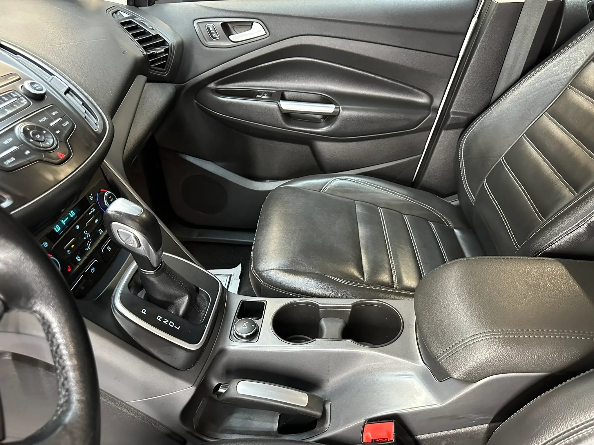 Used 2017 Ford C-MAX Energi SE w/ Equipment Group 402A FWD image 16