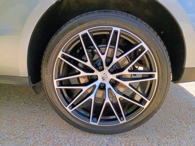 Used 2022 Porsche Macan AWD/4WD image 24
