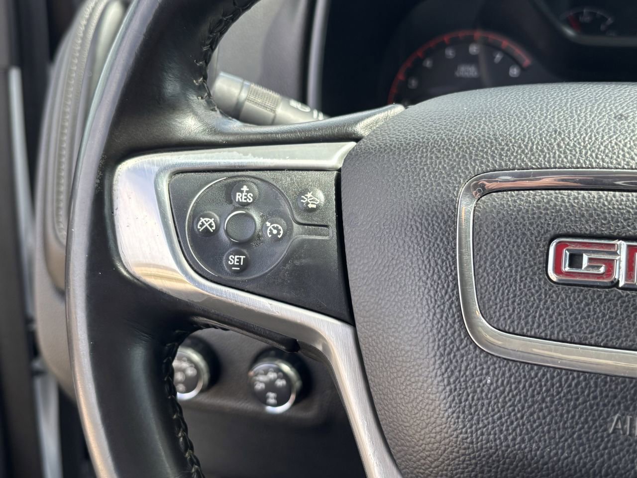 Used 2016 GMC Canyon SLE w/ SLE Convenience Package image 32