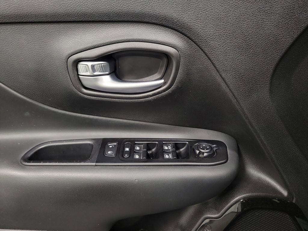 Used 2020 Jeep Renegade Altitude image 19