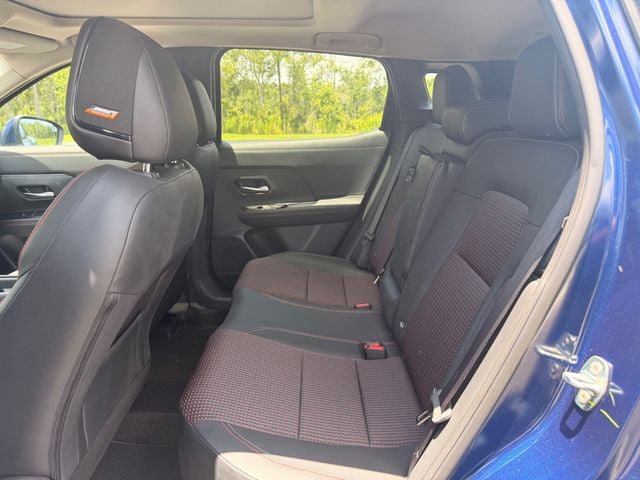 Used 2025 Nissan Kicks SR w/ SR Premium Package FWD image 7
