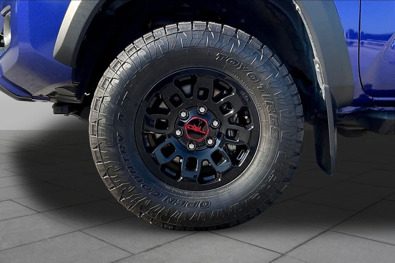 Used 2022 Toyota Tacoma TRD Off-Road w/ Technology Package RWD image 11