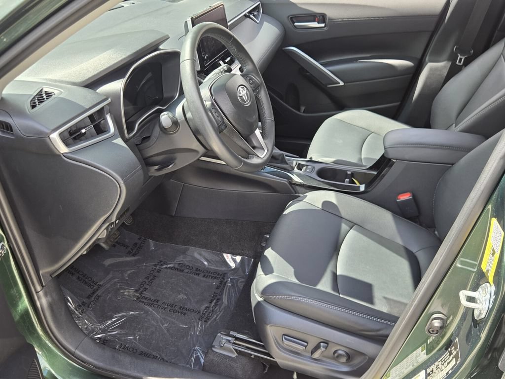 Used 2024 Toyota Corolla Cross XLE AWD/4WD image 11