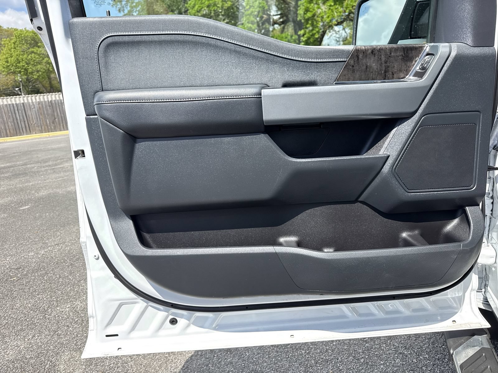 Used 2022 Ford F150 Lariat AWD/4WD image 13