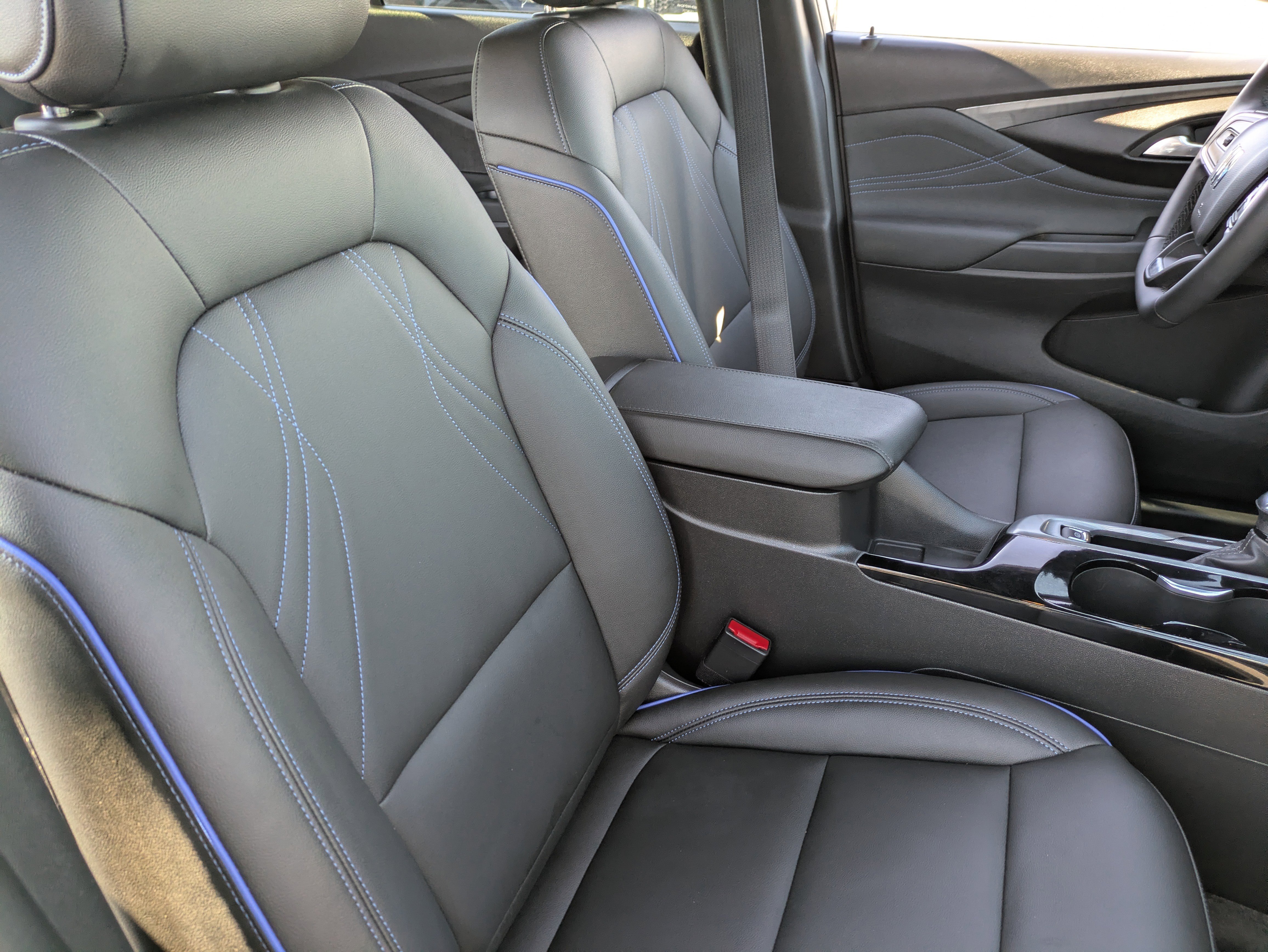 Used 2025 Buick Envista Sport Touring image 11