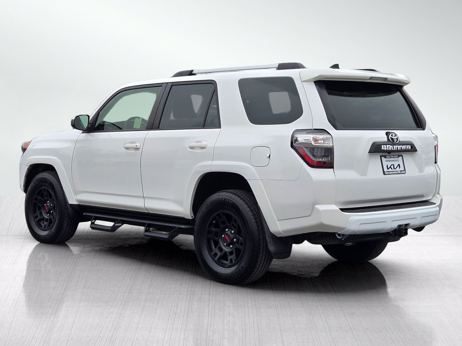 Used 2018 Toyota 4Runner TRD Off-Road AWD/4WD image 6
