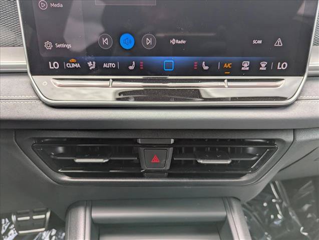 New 2026 Volkswagen Tiguan SE R-Line FWD image 19