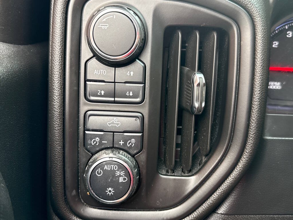 Used 2020 Chevrolet Silverado 1500 Custom Trail Boss w/ Custom Convenience Package AWD/4WD image 23