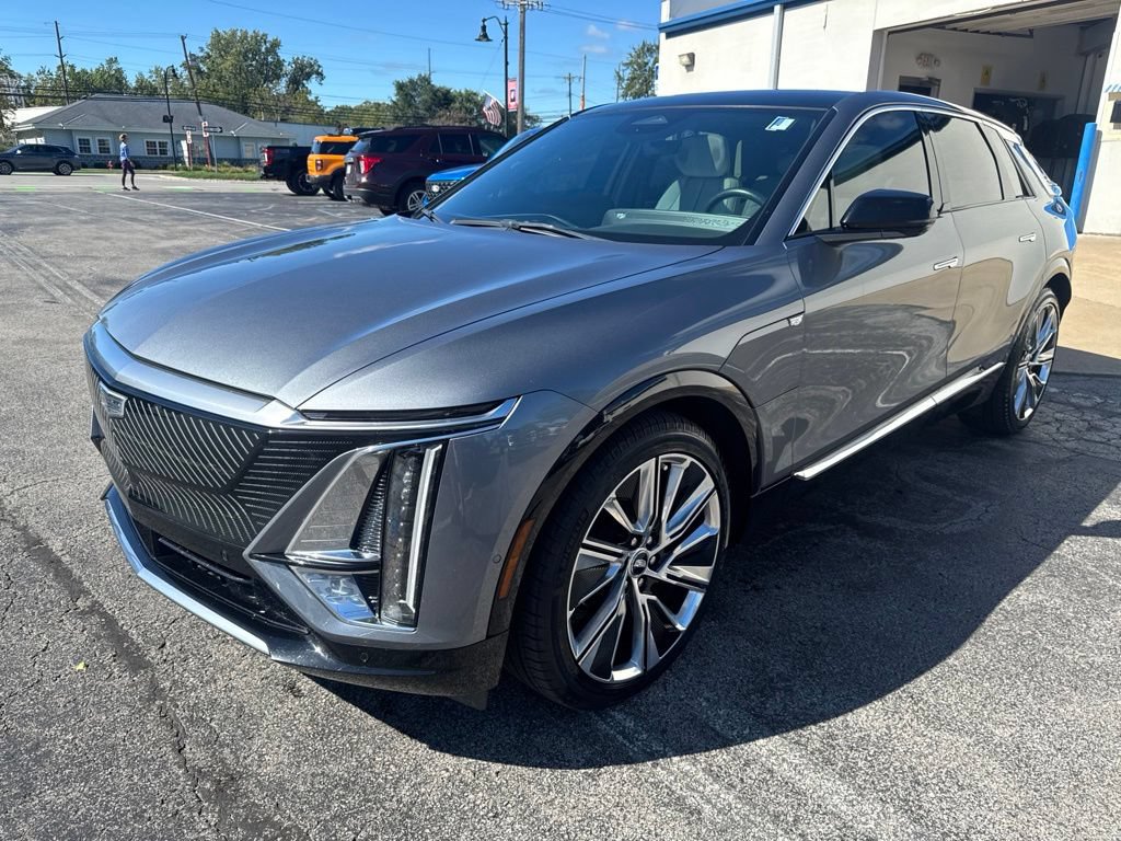 Used 2023 Cadillac Lyriq 2WD image 8