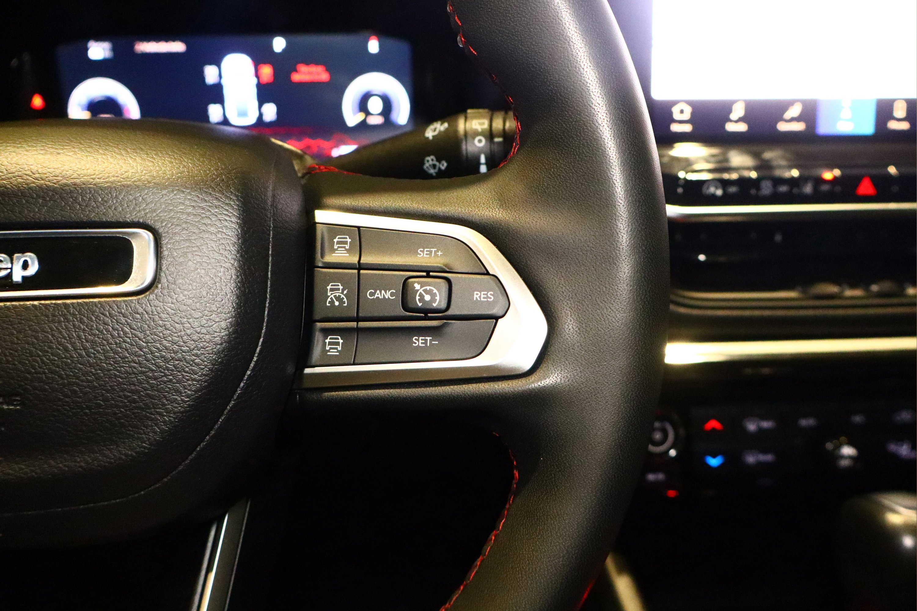 Used 2023 Jeep Compass Trailhawk w/ Trailhawk Elite Group image 12