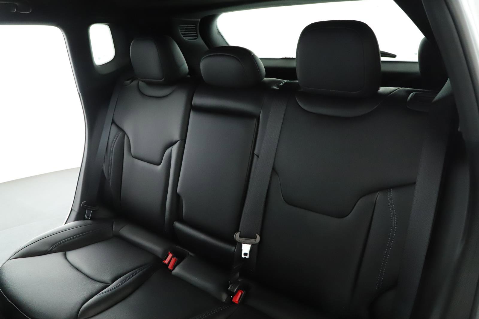 New 2026 Jeep Compass Limited w/ Sun, Sound & Navigation Group image 4