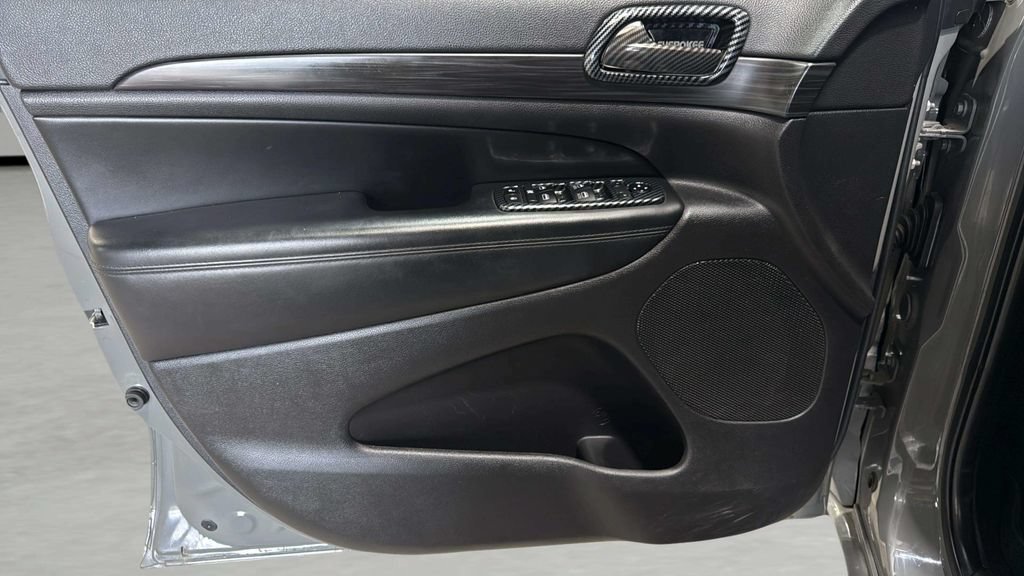 Used 2021 Jeep Grand Cherokee Altitude AWD/4WD image 18