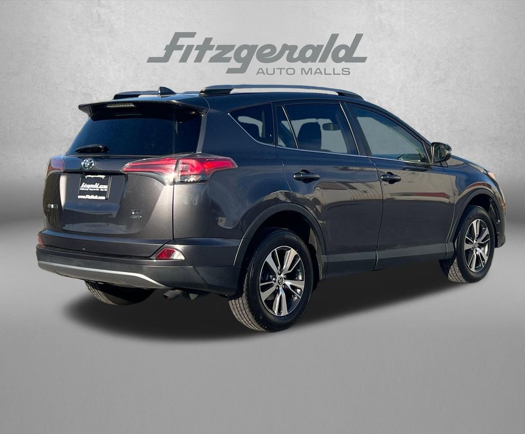 Used 2017 Toyota RAV4 XLE AWD/4WD image 7