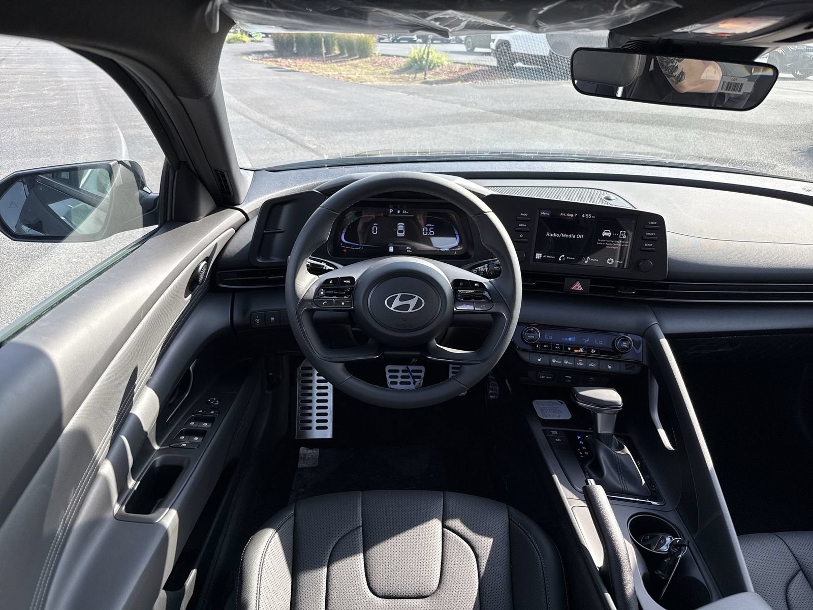 New 2026 Hyundai Elantra SEL Sport FWD image 16