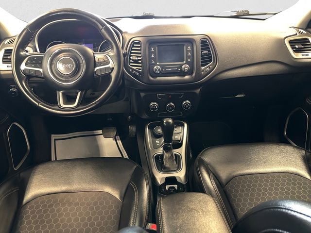 Used 2018 Jeep Compass Latitude AWD/4WD image 11